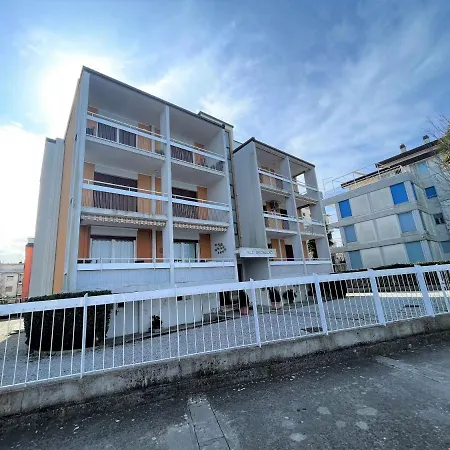 Apartment Arcobaleno *